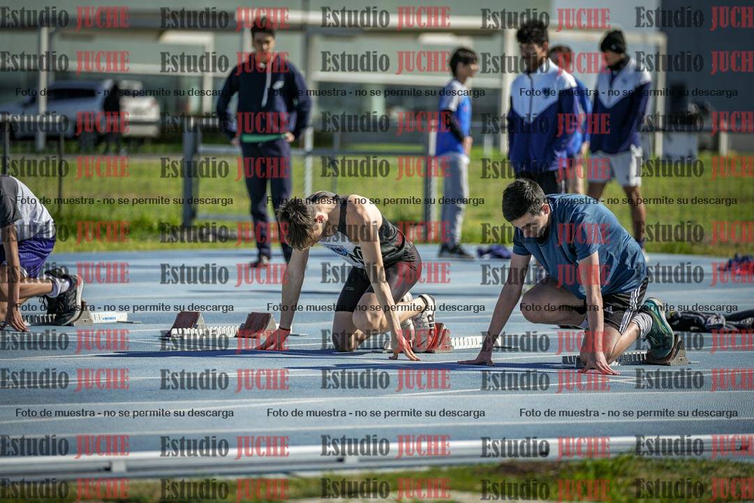 Fotos de los 100 m llanos de varones - U17