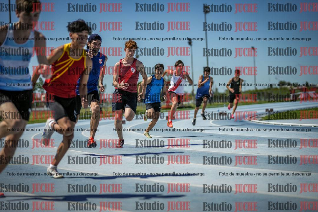Fotos de los 200 m llanos de varones