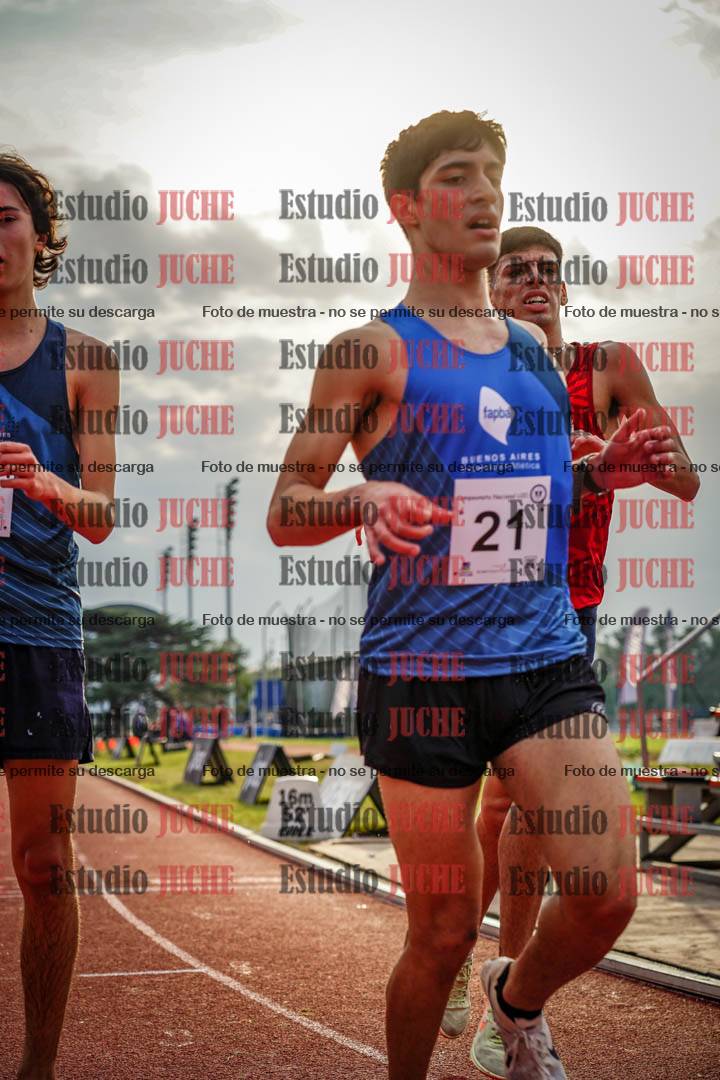 Fotos de los 3000 m con obstáculos de varones