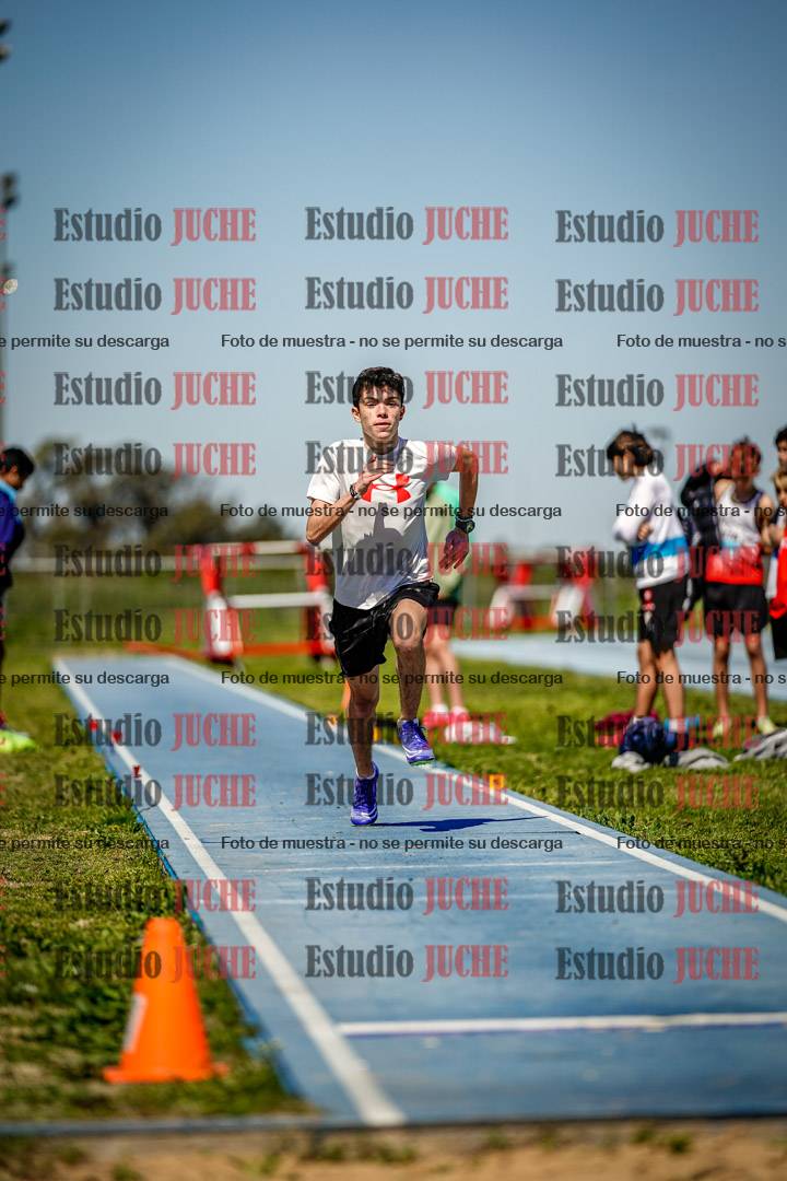 Fotos del salto en largo de varones - U15
