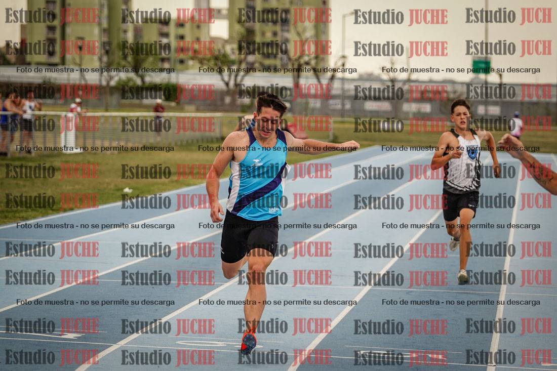 Fotos de los 300 m llanos de varones