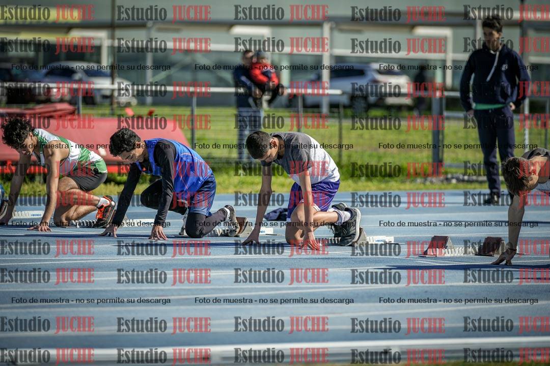 Fotos de los 100 m llanos de varones - U17