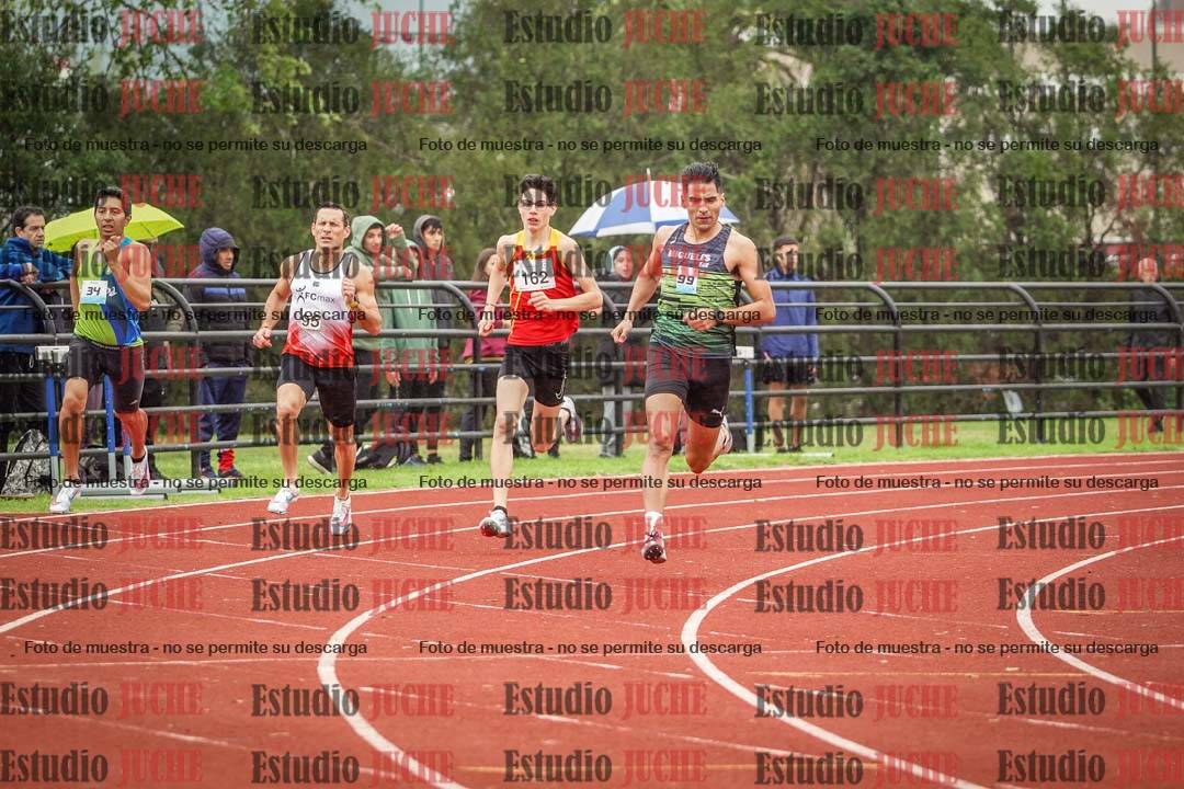 Fotos de los 800 m llanos de varones