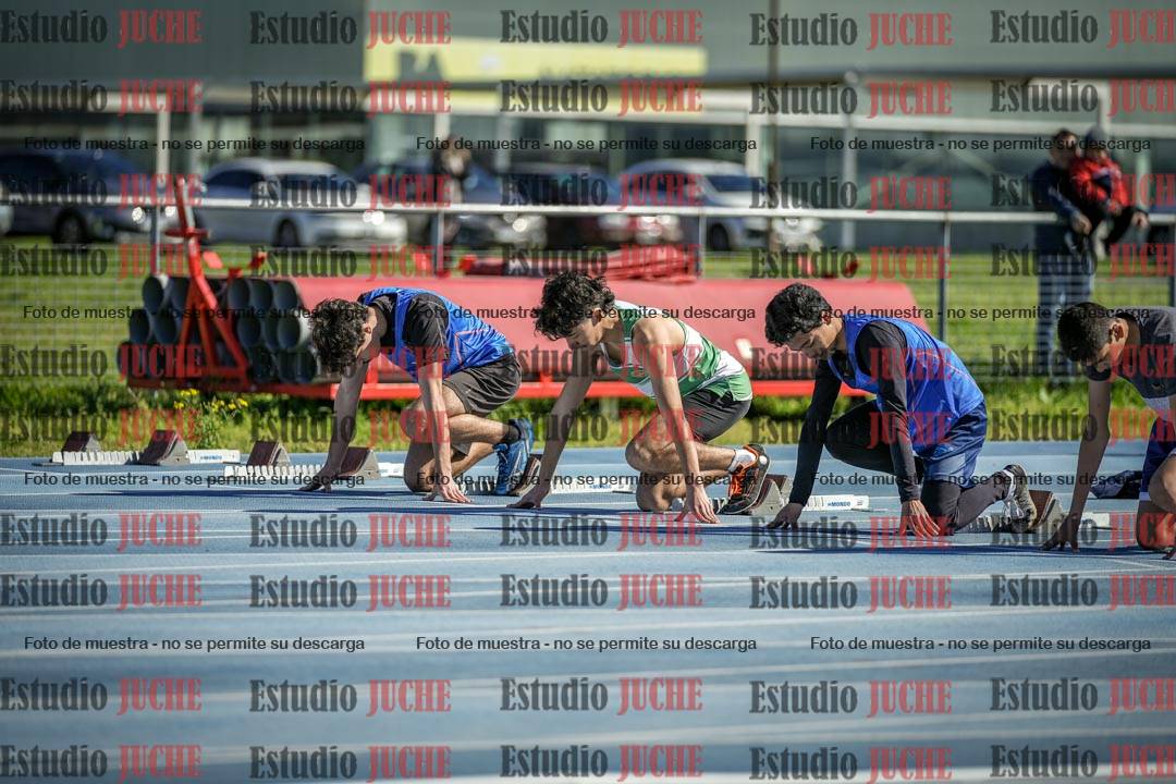 Fotos de los 100 m llanos de varones - U17