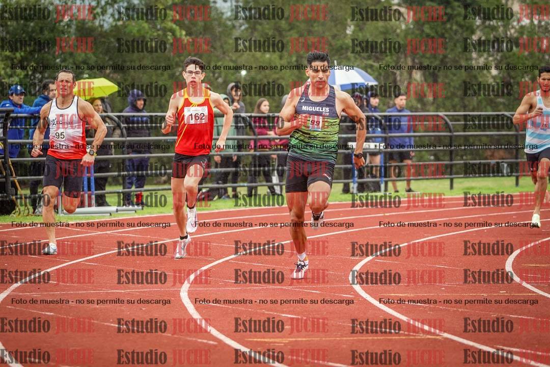 Fotos de los 800 m llanos de varones