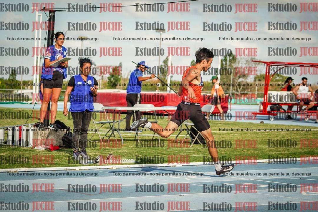 Fotos de los 400 m llanos de varones