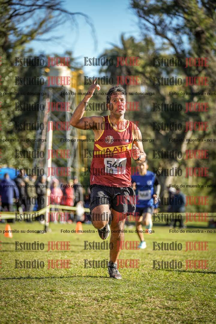 Fotos de la llegada del cross de 4000 m - varones