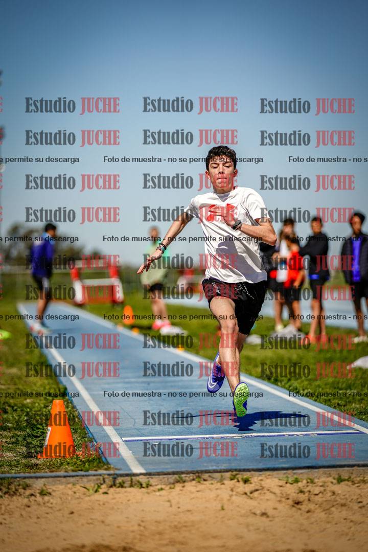 Fotos del salto en largo de varones - U15