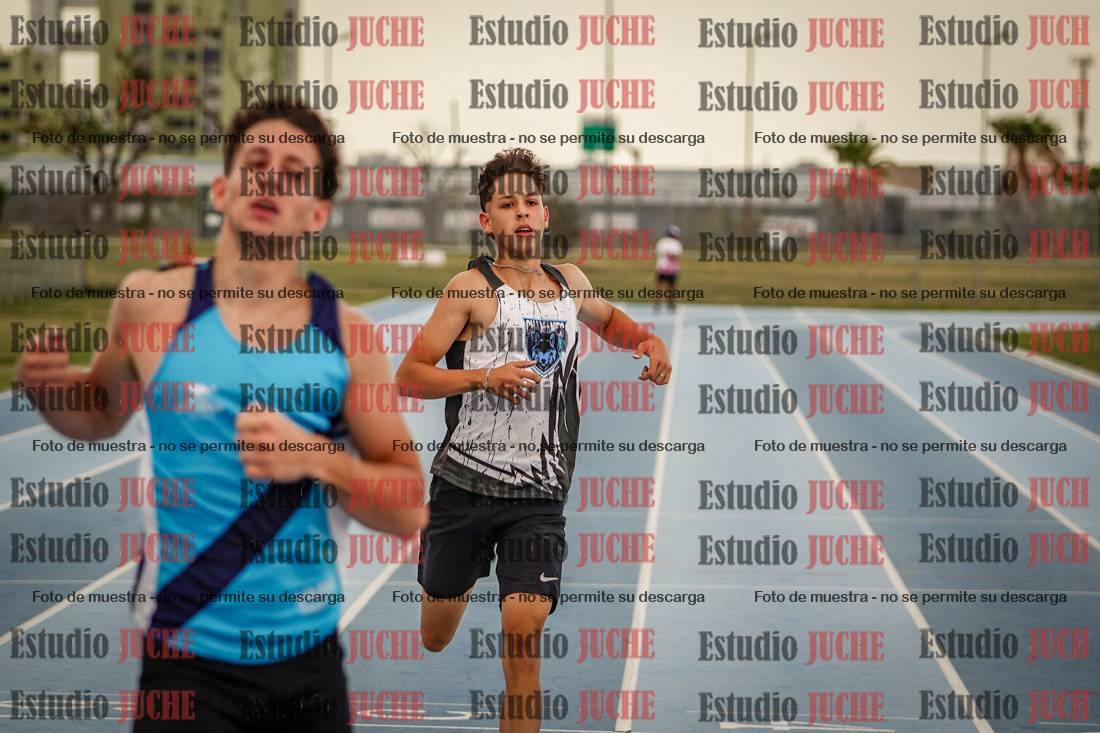 Fotos de los 300 m llanos de varones