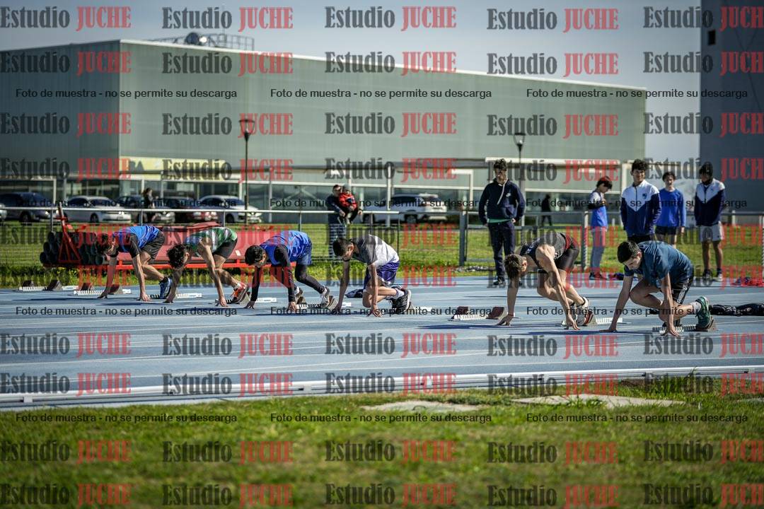 Fotos de los 100 m llanos de varones - U17
