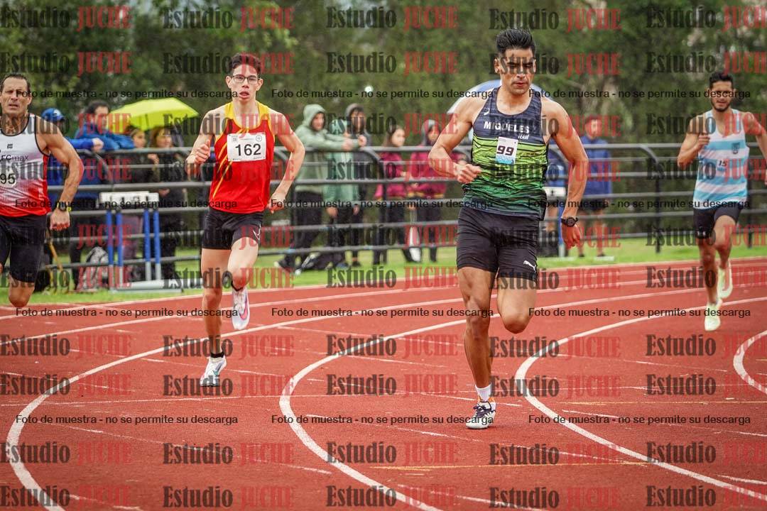 Fotos de los 800 m llanos de varones