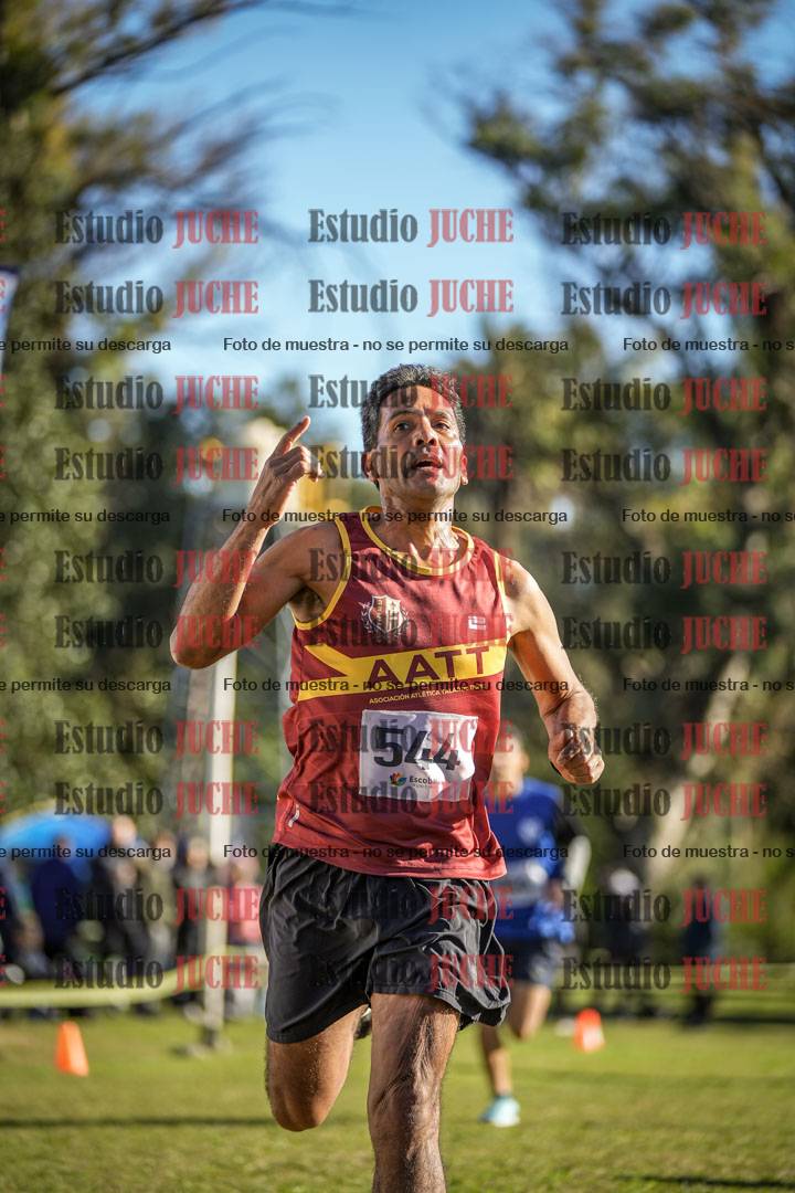 Fotos de la llegada del cross de 4000 m - varones