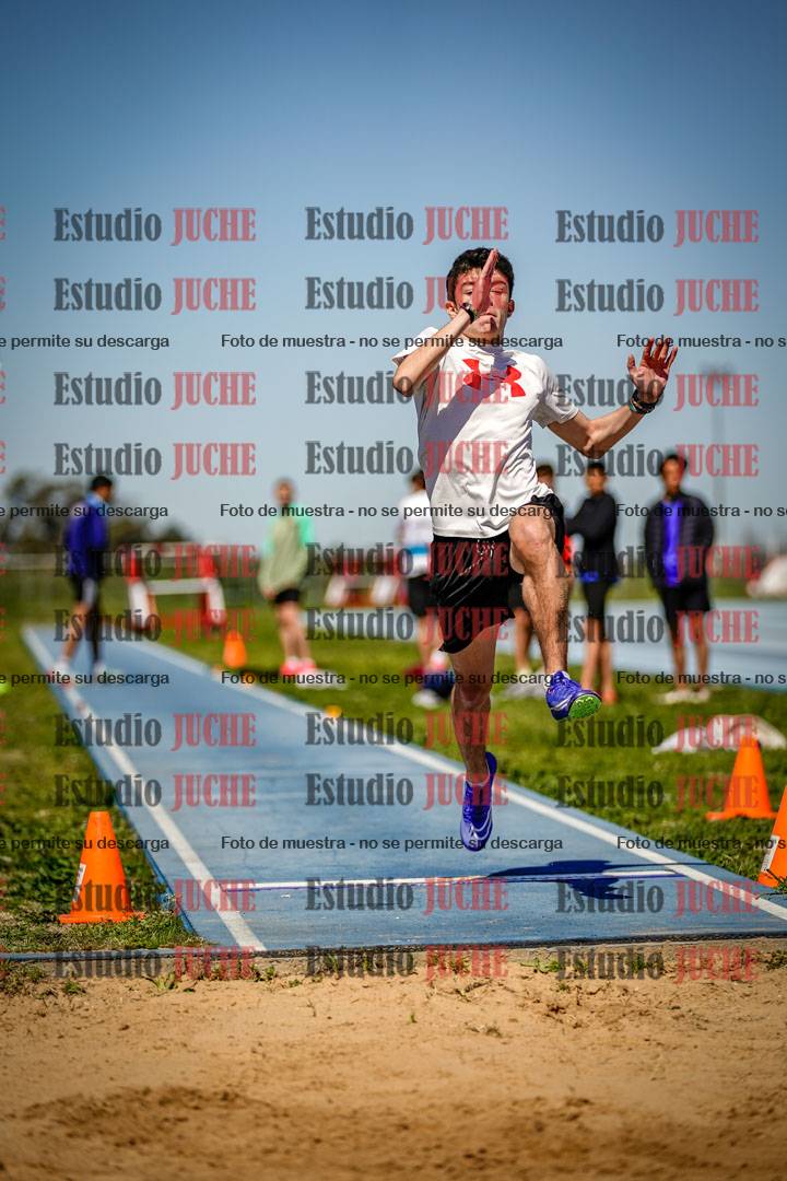 Fotos del salto en largo de varones - U15