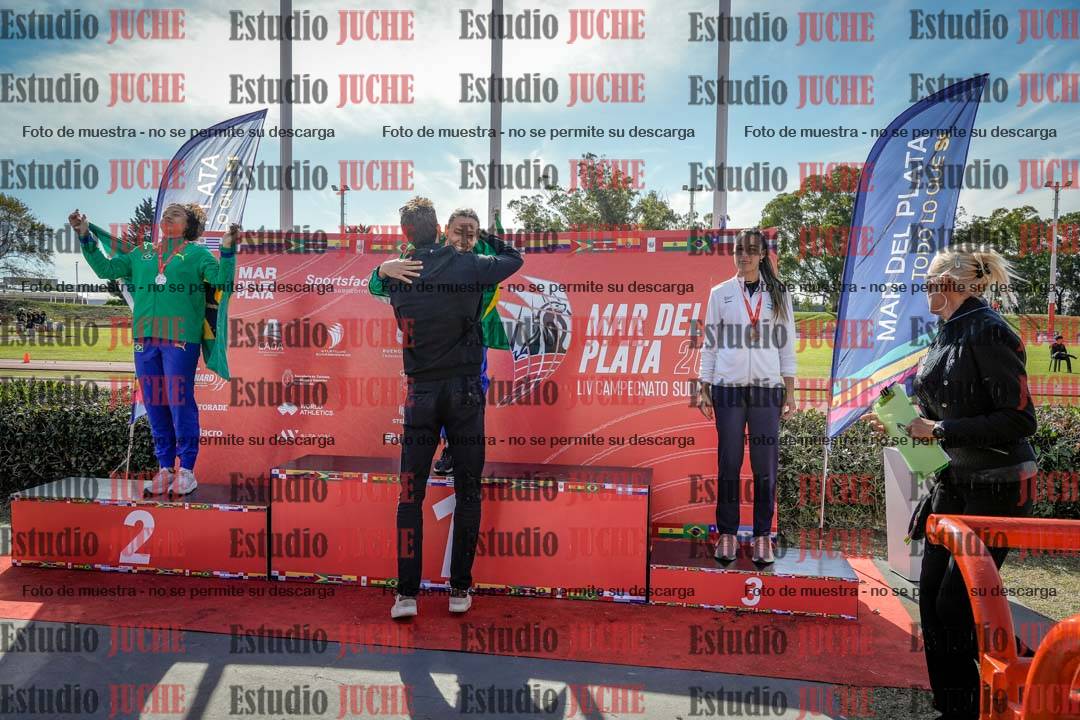 Fotos de algunos extras y podios del día 3