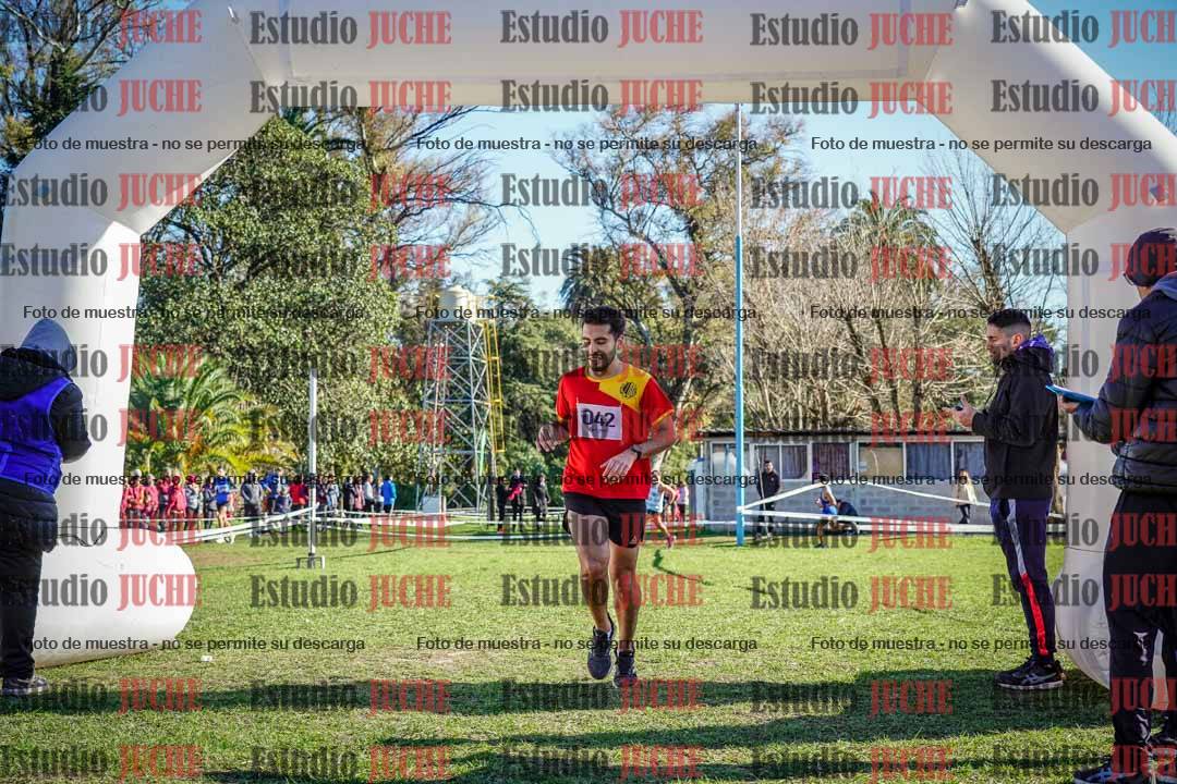 Fotos de la llegada del cross de 4000 m - varones