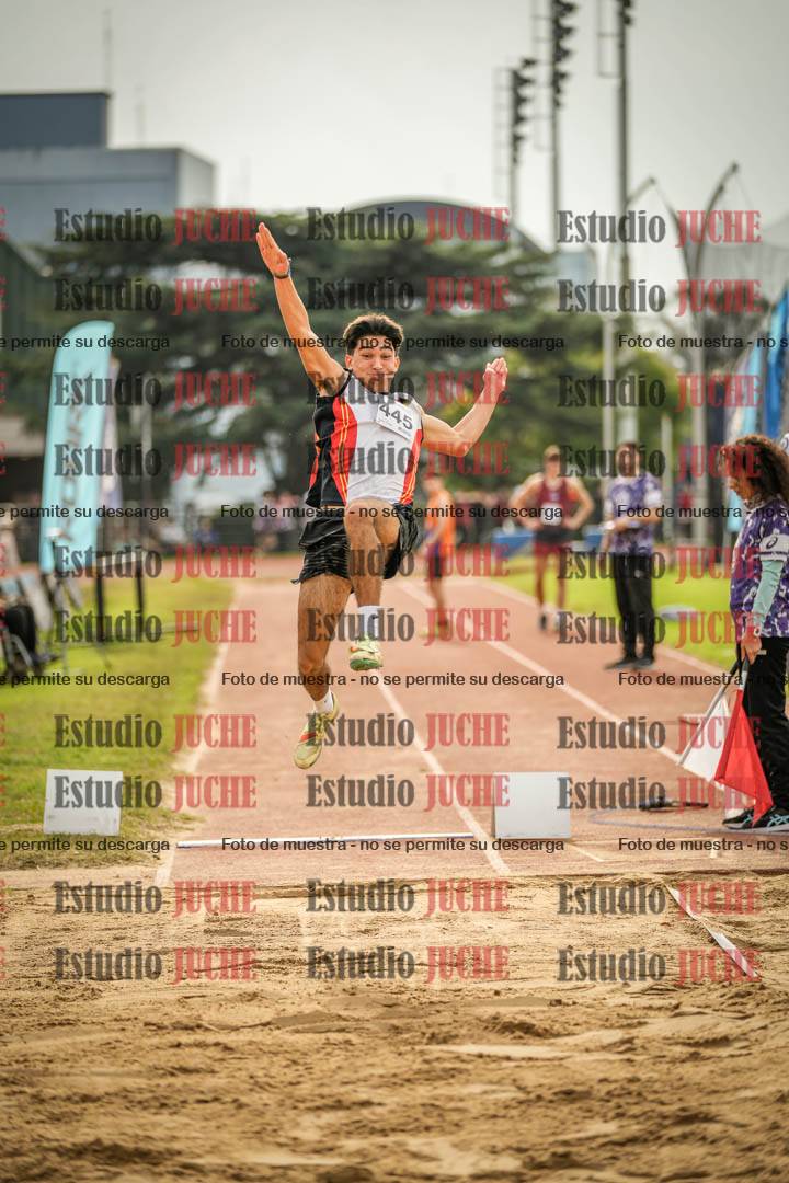 Fotos del salto en largo de varones