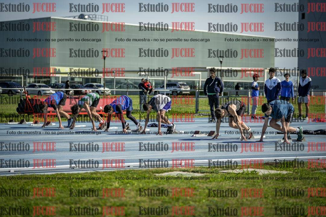 Fotos de los 100 m llanos de varones - U17