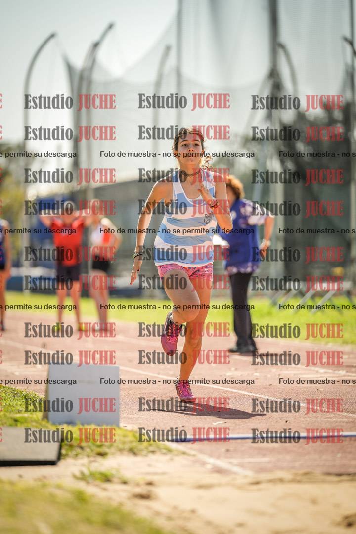 Fotos del salto en largo de mujeres - ambas categorías