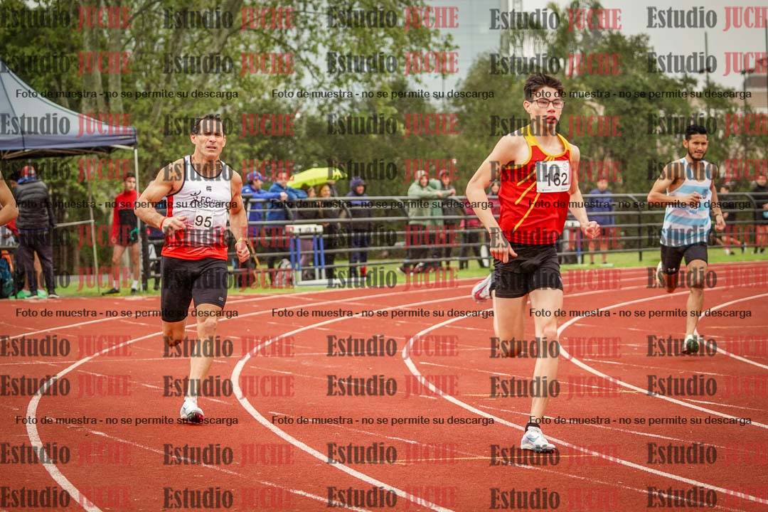 Fotos de los 800 m llanos de varones