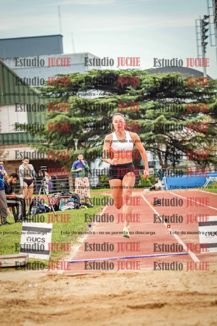 Fotos del salto en largo de mujeres