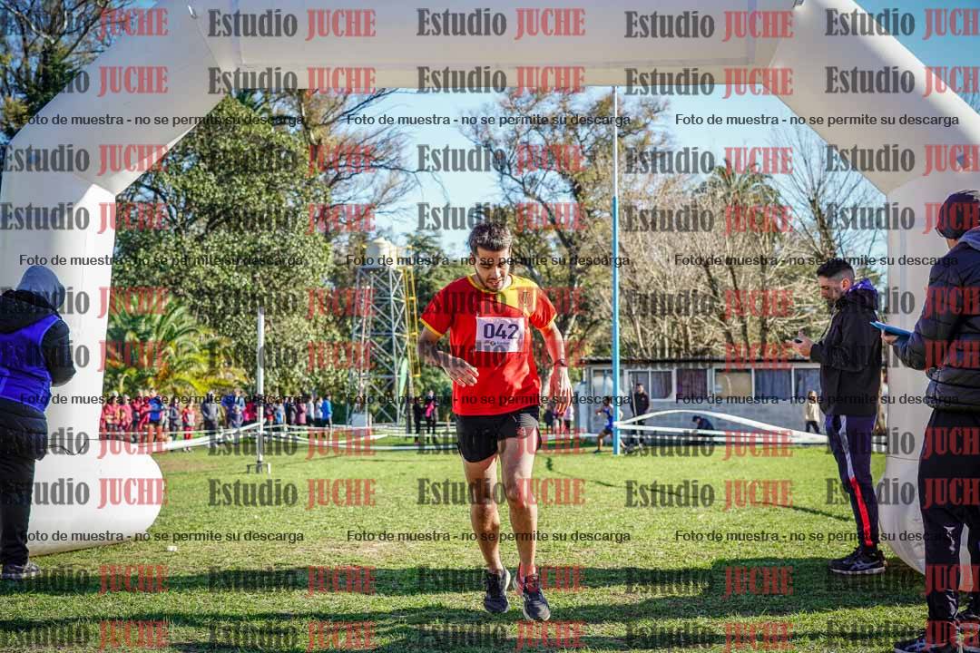 Fotos de la llegada del cross de 4000 m - varones