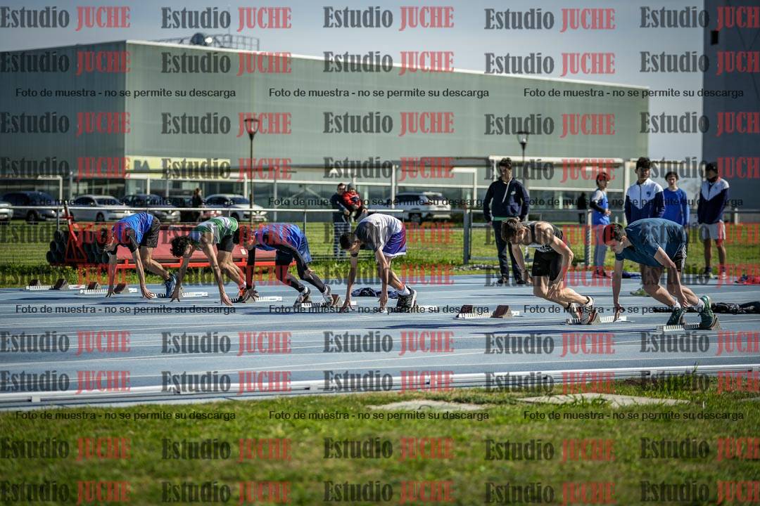 Fotos de los 100 m llanos de varones - U17