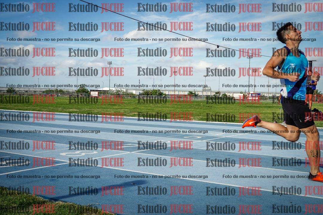 Fotos de los 400 m llanos de varones