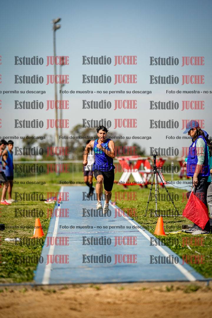 Fotos del salto triple de varones