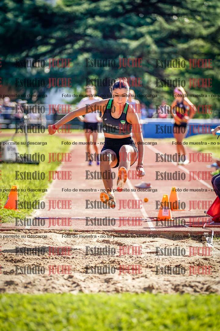 Fotos del salto en largo de mujeres