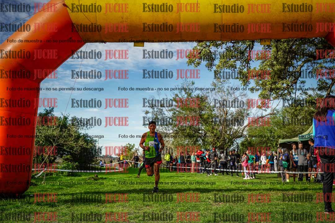 Fotos de la llegada del cross de 4000 m - varones