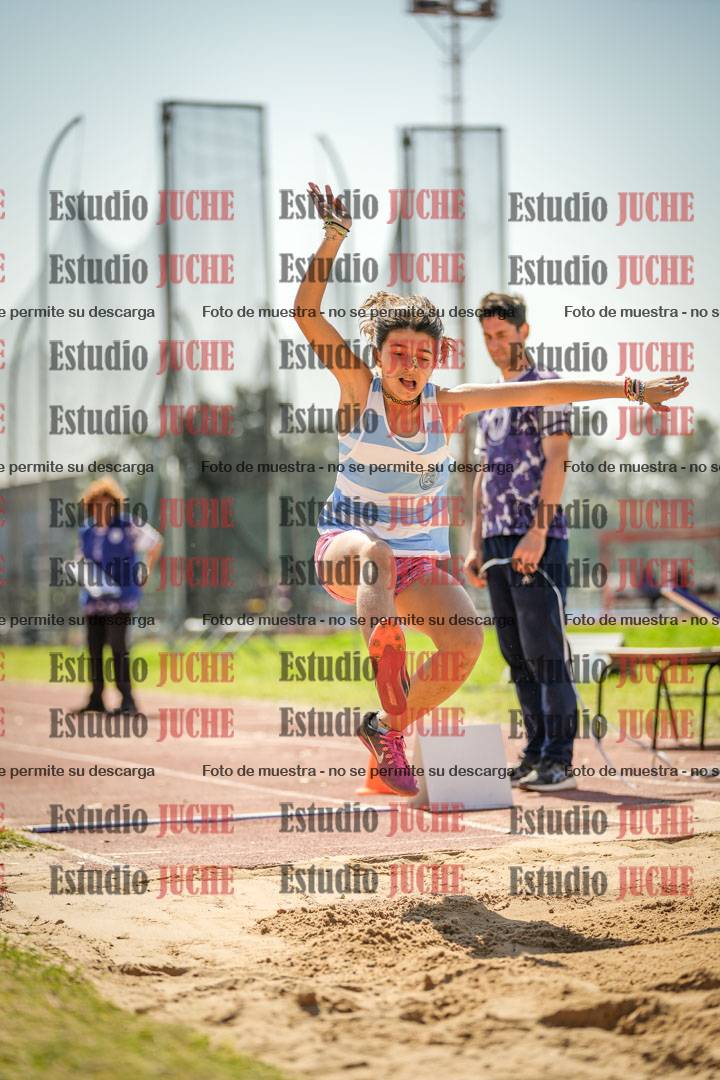 Fotos del salto en largo de mujeres - ambas categorías