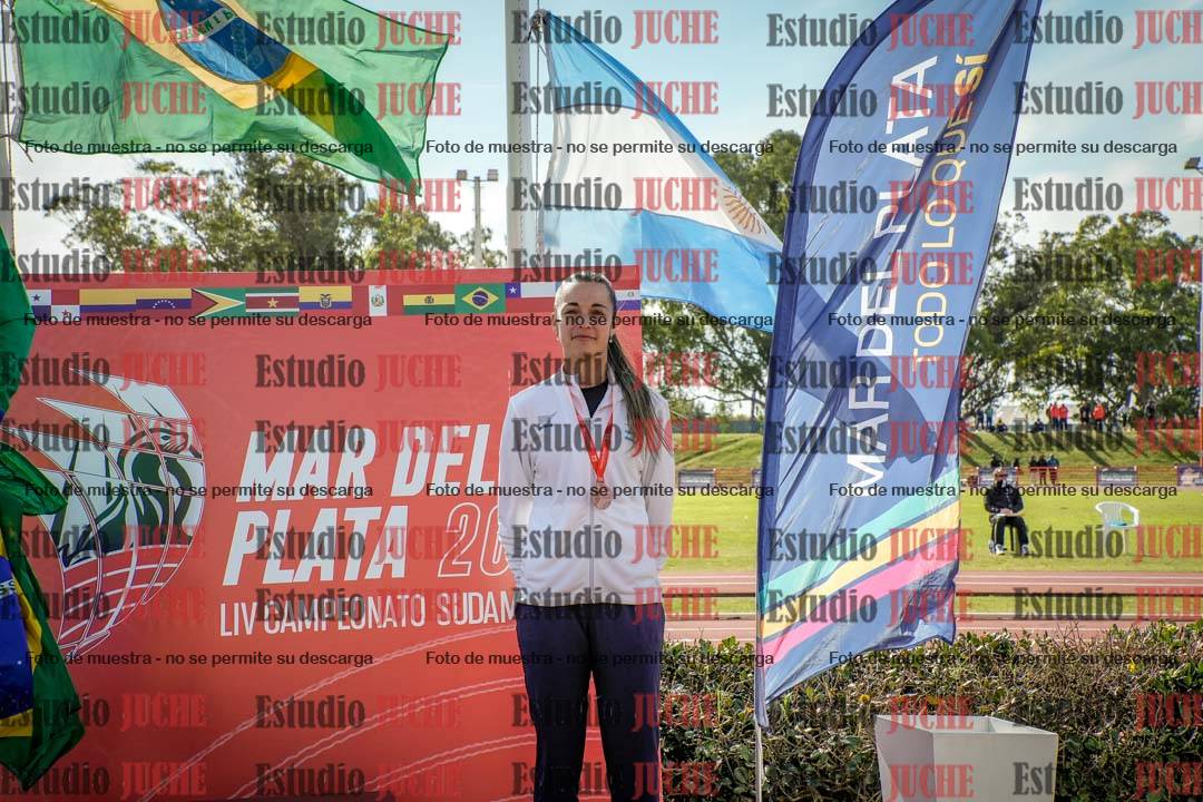 Fotos de algunos extras y podios del día 3