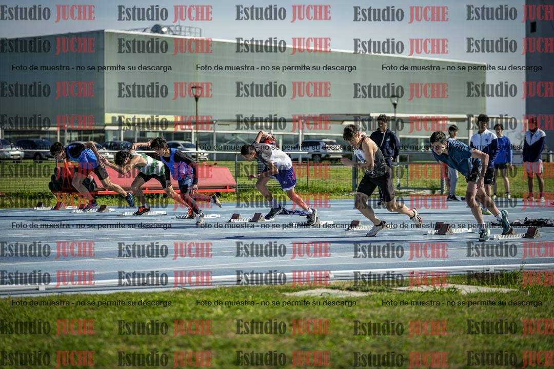 Fotos de los 100 m llanos de varones - U17