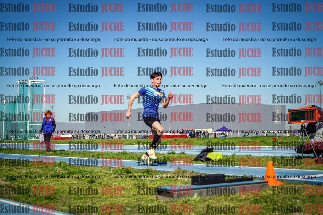Fotos del salto en largo de varones