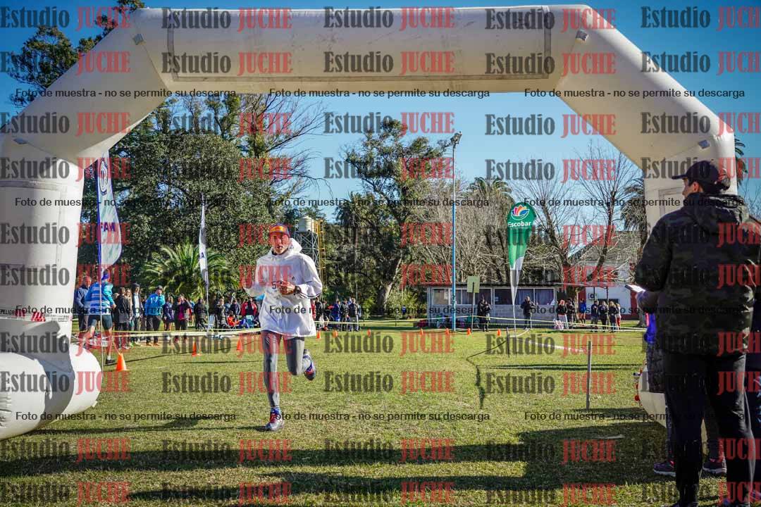 Fotos de la llegada del cross de 4000 m - varones