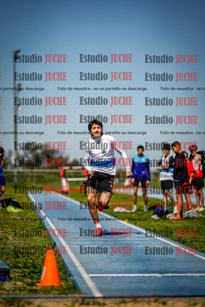 Fotos del salto en largo de varones - U15