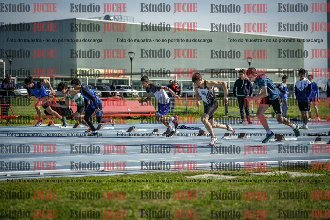 Fotos de los 100 m llanos de varones - U17