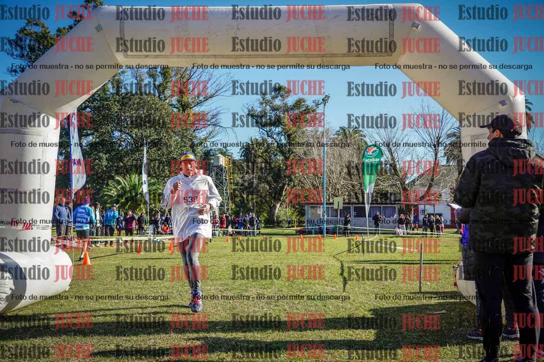 Fotos de la llegada del cross de 4000 m - varones