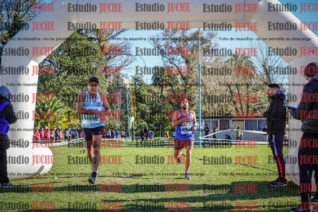 Fotos de la llegada del cross de 4000 m - varones