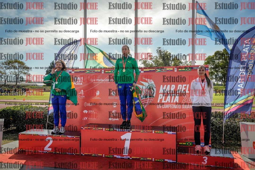 Fotos de algunos extras y podios del día 3