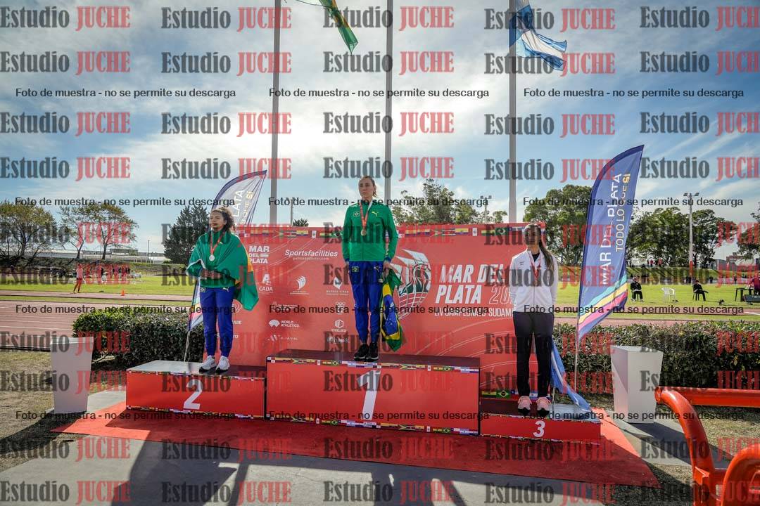 Fotos de algunos extras y podios del día 3