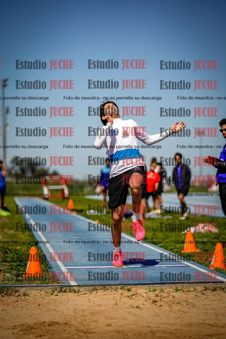 Fotos del salto en largo de varones - U15