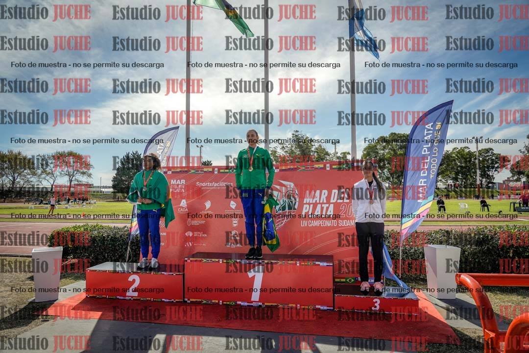 Fotos de algunos extras y podios del día 3
