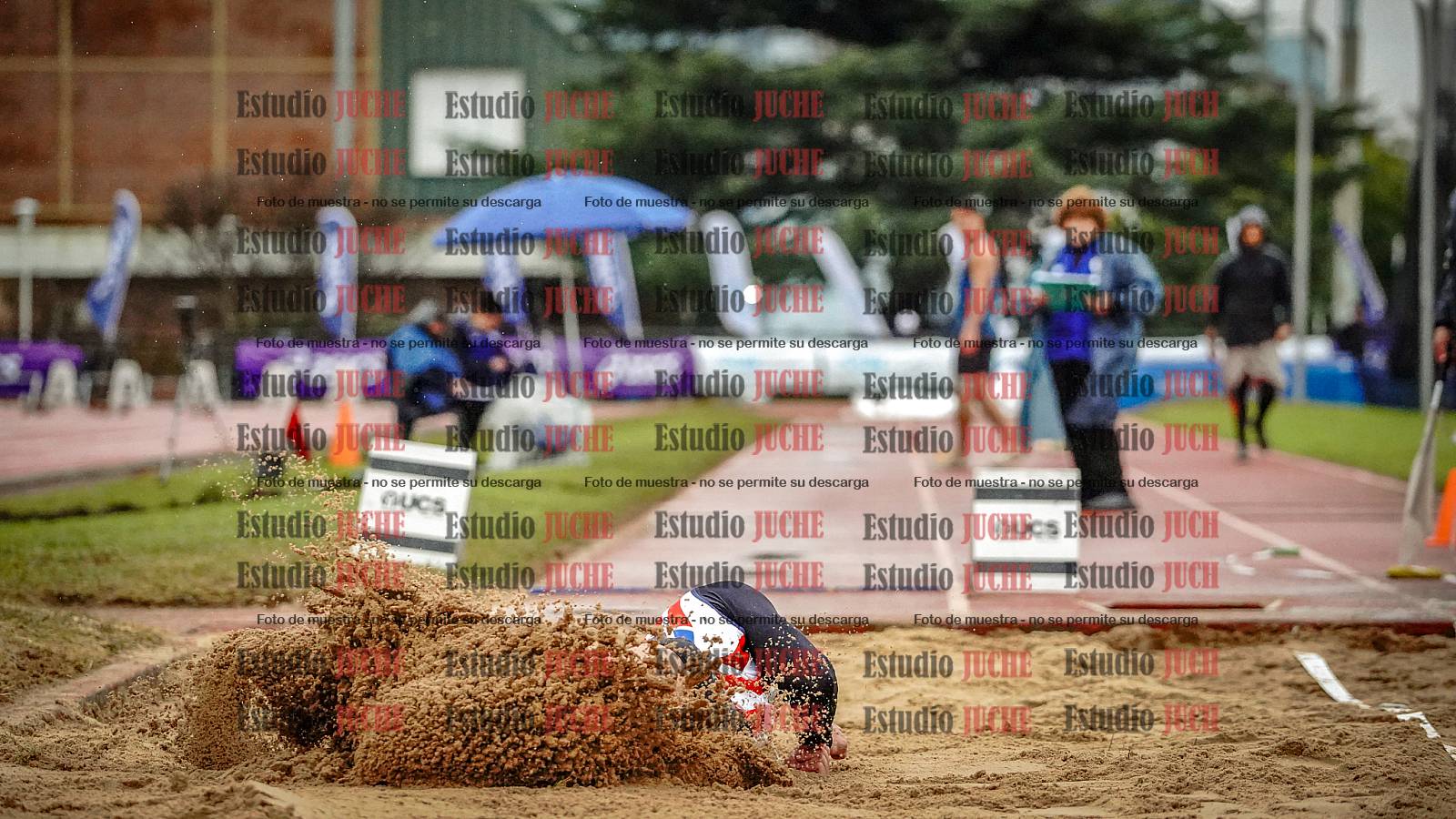Fotos del salto en largo de varones