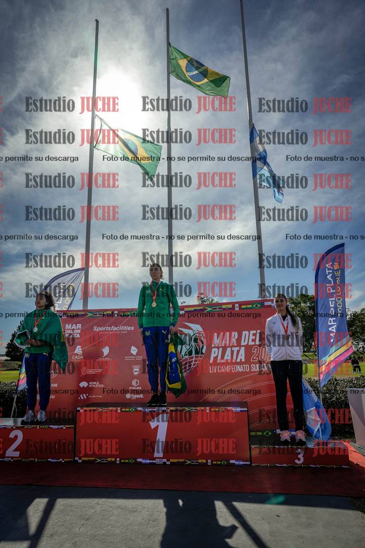 Fotos de algunos extras y podios del día 3