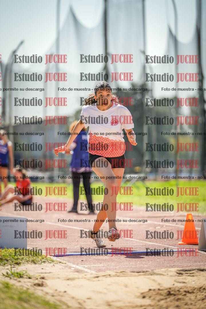 Fotos del salto en largo de mujeres - ambas categorías