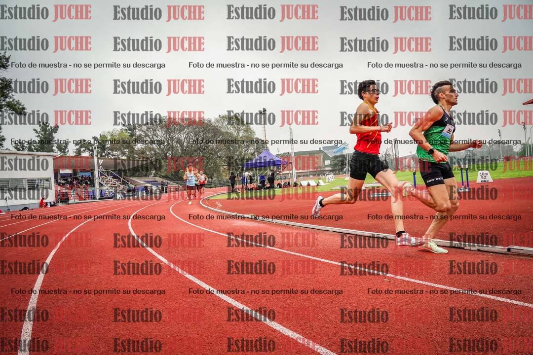Fotos de los 800 m llanos de varones