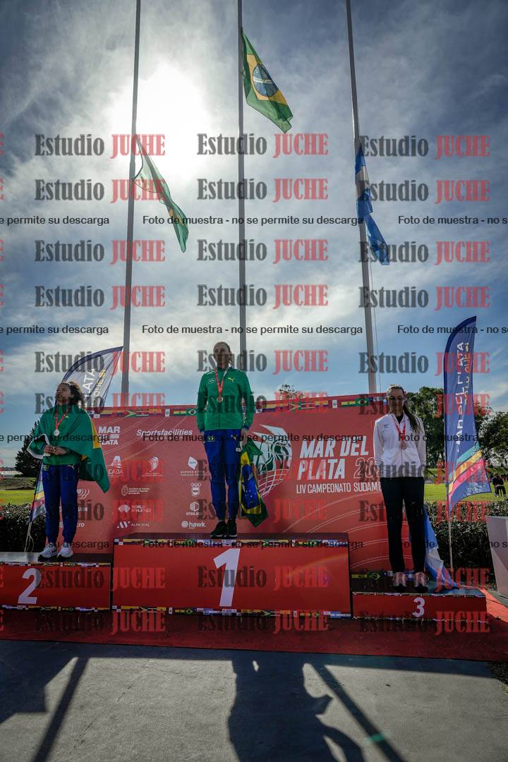 Fotos de algunos extras y podios del día 3