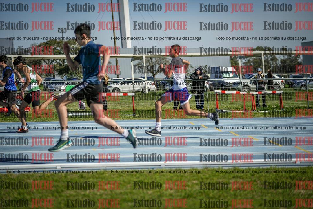 Fotos de los 100 m llanos de varones - U17