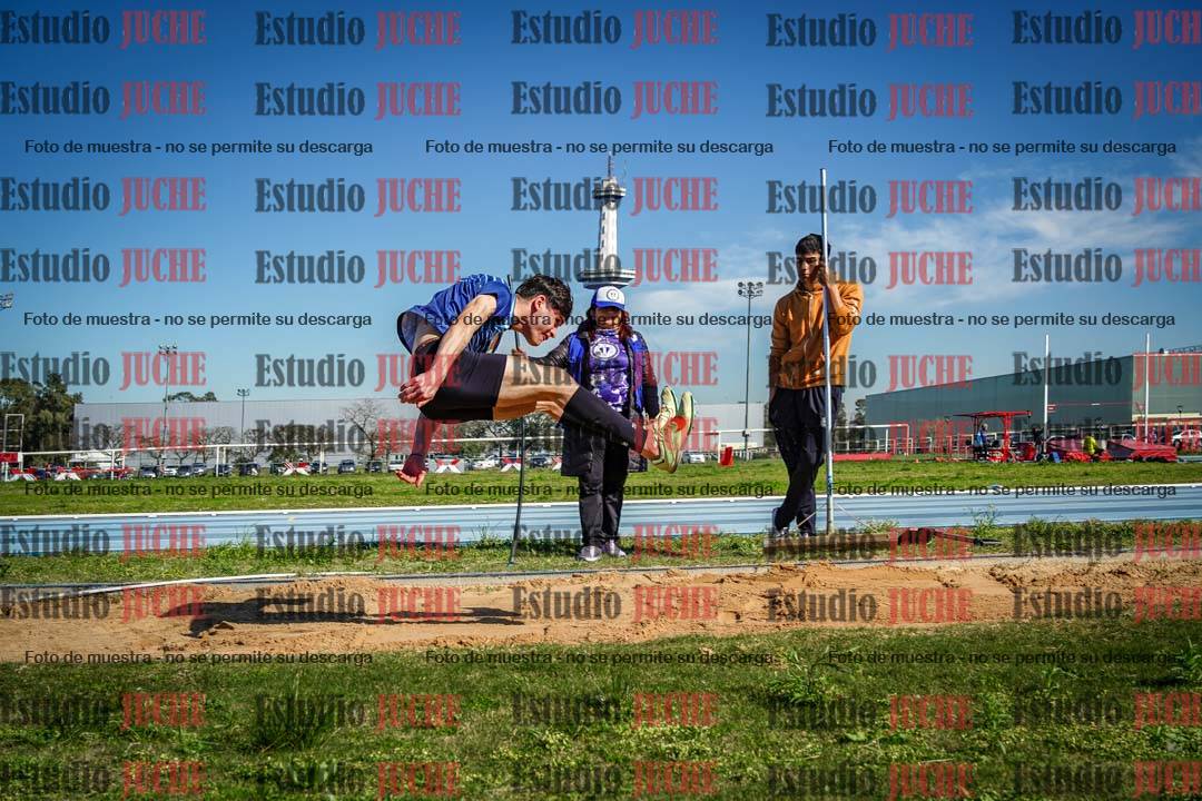 Fotos del salto en largo de varones